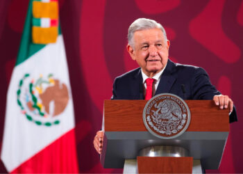 AMLO plantea realizar “consulta popular” para mantener al Ejército en las calles