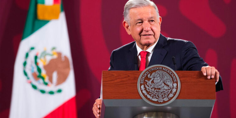 AMLO plantea realizar “consulta popular” para mantener al Ejército en las calles