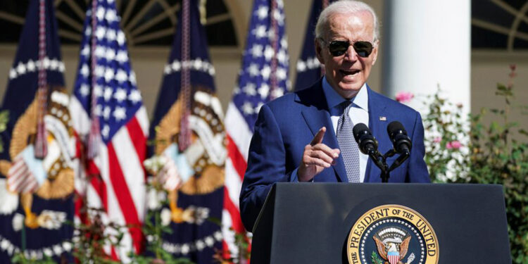 Biden advierte a Putin que EE.UU. no reconocerá la adhesión de las regiones liberadas a Rusia