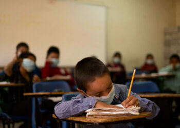 Gobierno castiga a Educación: recibirá incremento de solo 5% para 2023