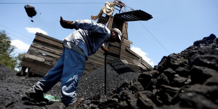 Interpol emite ficha roja contra dueños de la mina El Pinabete