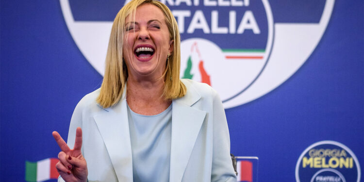 Meloni asegura a Ucrania que podrá contar con el apoyo del nuevo gobierno de Italia