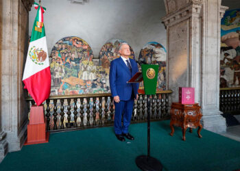 López Obrador presume “triunfo” de la 4T pese a las crisis que ahogan al país