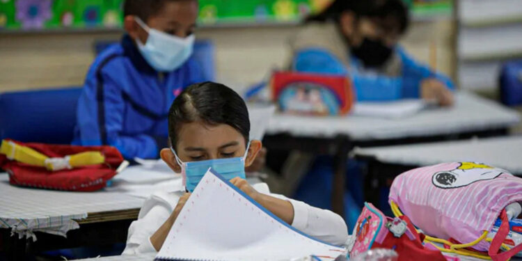 Discriminación hace fracasar la enseñanza de matemáticas en niñas: Unicef