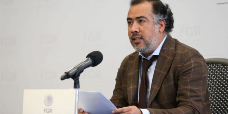 Renuncia fiscal especial para el caso de los 43 normalistas desaparecidos de Ayotzinapa