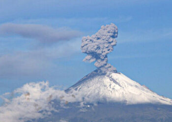 Wey, ya: Popocatépetl y volcán de Colima registran actividad