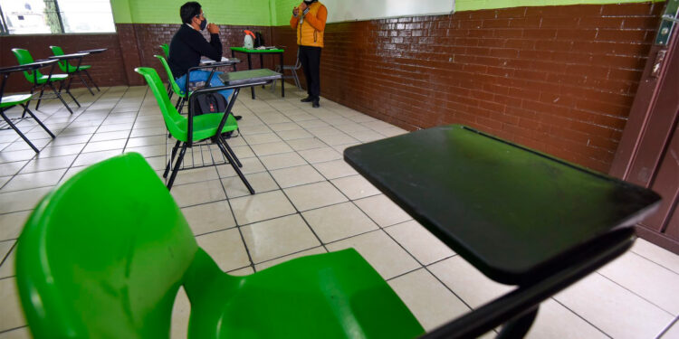 Baja la matrícula escolar en educación básica