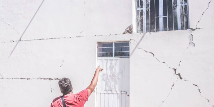 Hospitales sufren daños por sismo y deja dos personas muertas en Colima