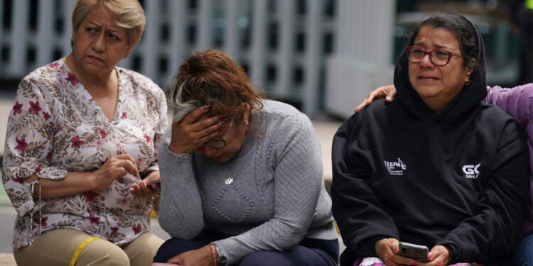 México registra terremoto de magnitud 7.7 en aniversario de históricos sismos