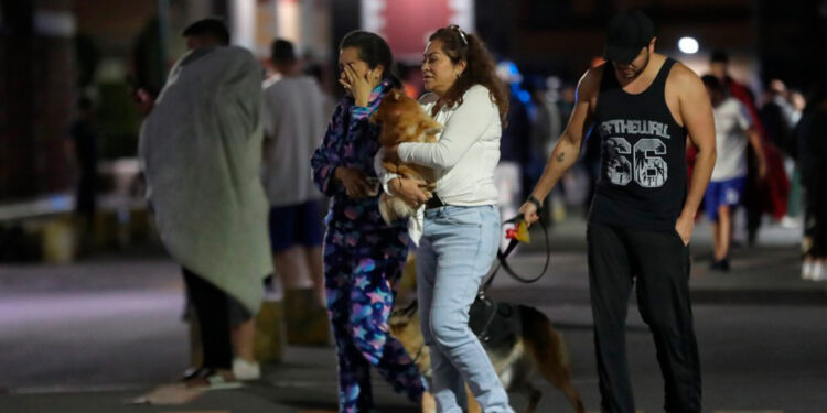 Sismo de magnitud 6.9 deja dos muertos en CDMX; sacudió 12 estados