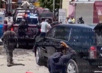 Apedrean a alcaldesa de San Martín Texmelucan por colapso de tanque elevado