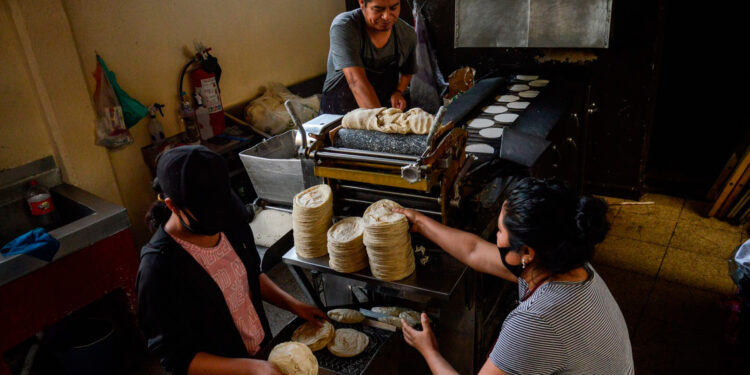 Edomex y CDMX, con la canasta básica más cara