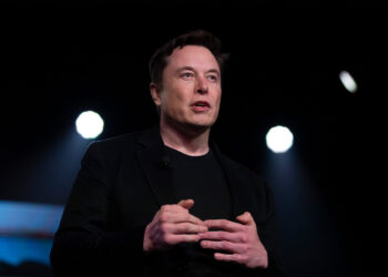 Elon Musk expulsa a todo el consejo de administración de Twitter
