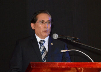 Comunidad universitaria de Chapingo destituye al rector José Solís Ramírez