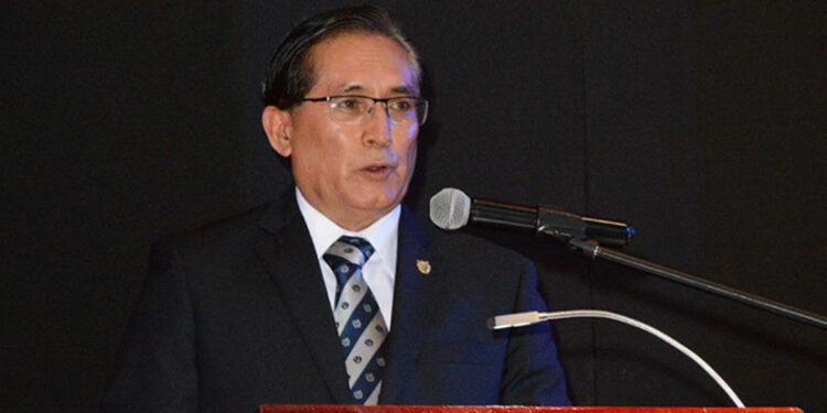 Comunidad universitaria de Chapingo destituye al rector José Solís Ramírez