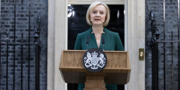 Liz Truss se despide de Downing Street