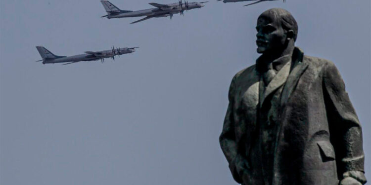 Finlandia retira su último monumento a Lenin