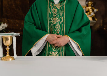 Obispos de México llaman a defender al INE por reforma electoral de AMLO