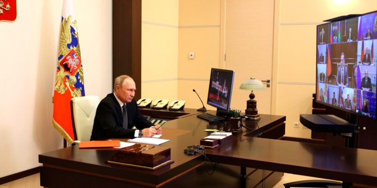 Putin decreta ley marcial en las cuatro nuevas regiones de Rusia