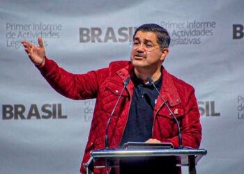 Brasil Acosta: voz crítica en el Congreso