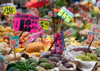 Alza en salario mínimo en México presionará la inflación en enero