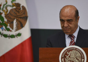 Sale del hospital Jesús Murillo Karam; lo trasladan al penal de Tepepan