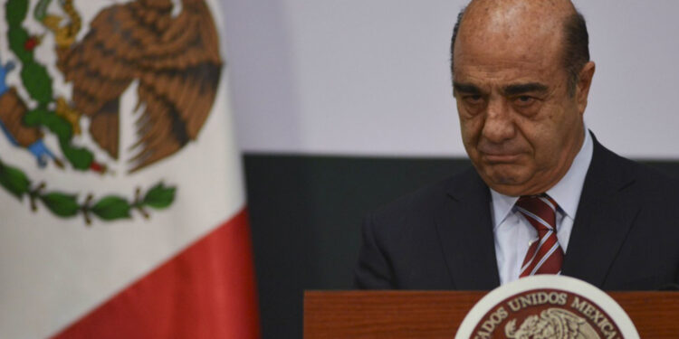 Sale del hospital Jesús Murillo Karam; lo trasladan al penal de Tepepan