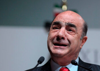 La UIF denuncia a Murillo Karam ante la FGR por lavado de dinero