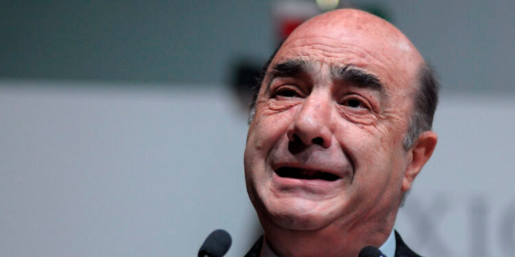 La UIF denuncia a Murillo Karam ante la FGR por lavado de dinero