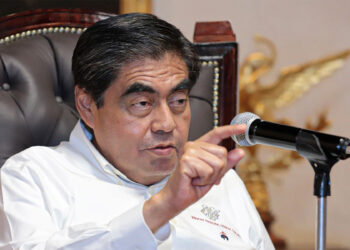 Gobernador de Puebla convoca a marcha en defensa de la 4T