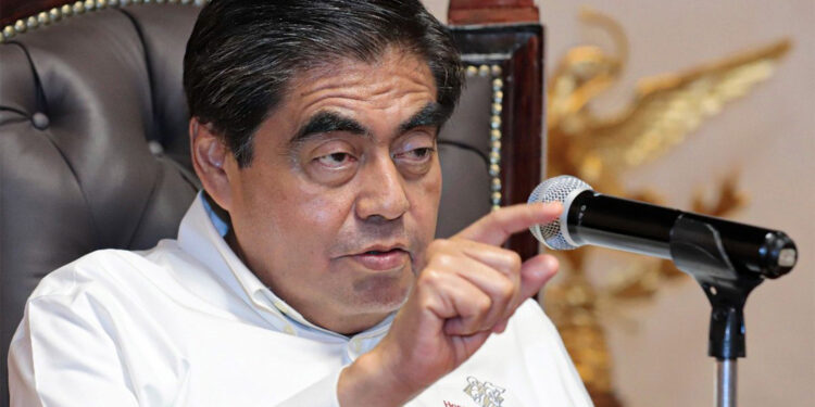 Gobernador de Puebla convoca a marcha en defensa de la 4T