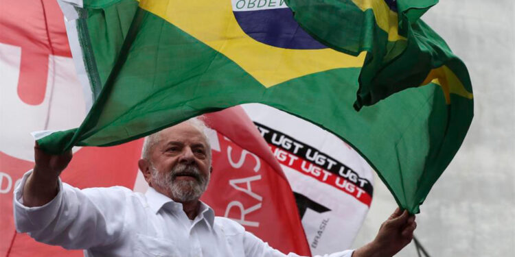 Lula promete que los más pobres recuperarán “el derecho a tener derechos” en Brasil