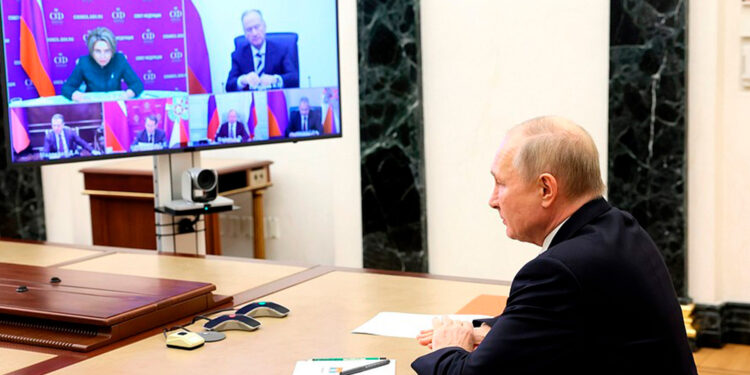 Putin asegura que Rusia no será la primera en iniciar un ataque nuclear “bajo ninguna condición”