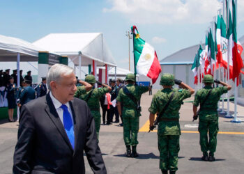 AMLO comienza el año acelerando la militarización de México: EFE