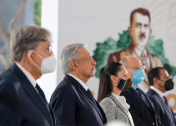 AMLO tacha de adversario a Cuauhtémoc Cárdenas