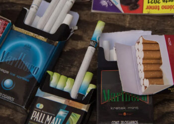 Prohíben exhibir cigarros en tiendas de todo México