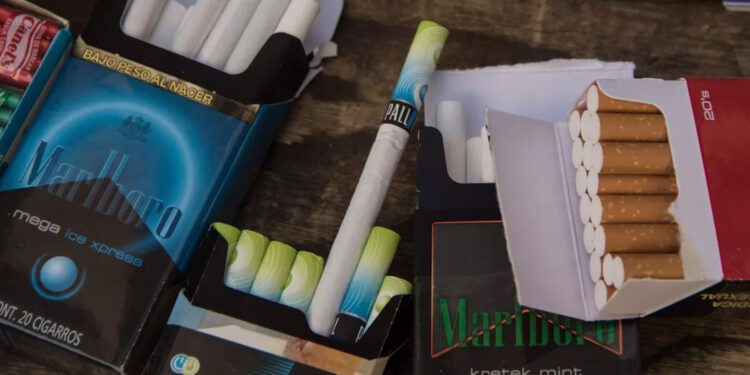 Prohíben exhibir cigarros en tiendas de todo México
