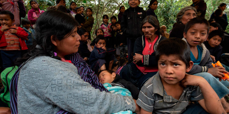 Violencia desplaza a 379,322 mexicanos
