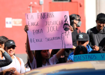Indigna a comunidad estudiantil veracruzana asesinato de Joel Carrera: salen a protestar en las calles