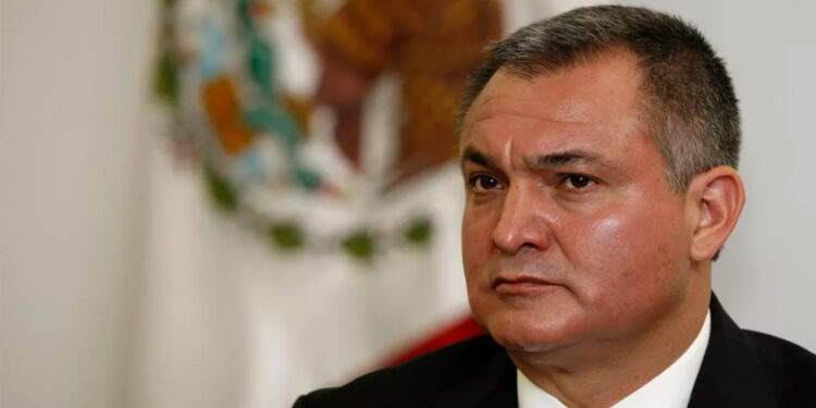 Genaro García Luna recibió 10 mdd de Óscar “El Lobo” Valencia a cambio de protección