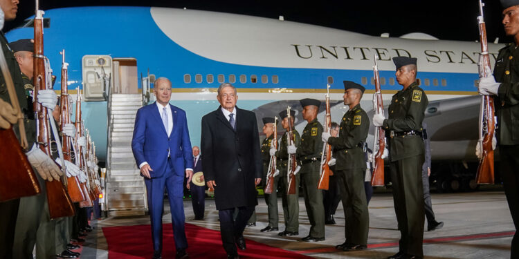 Biden llega a México para la X Cumbre de Líderes de América del Norte