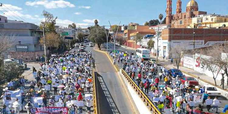 Toman calles de Zacatecas ante violencia y desdén de Morena