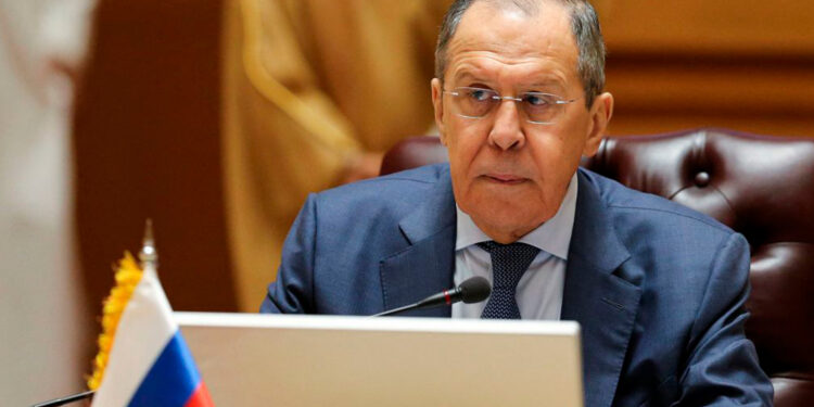 Lavrov advierte que expansión de la OTAN a fronteras rusas tendrá respuesta de Moscú