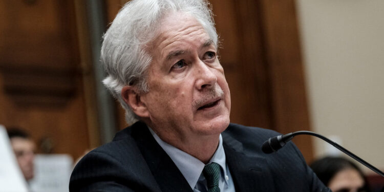 Director de la CIA se reúne con Zelenski en un viaje secreto a Kiev