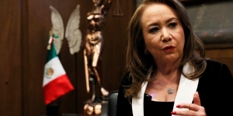 Fiscalía de CDMX negó haber exonerado a Yasmín Esquivel por presunto plagio en su tesis