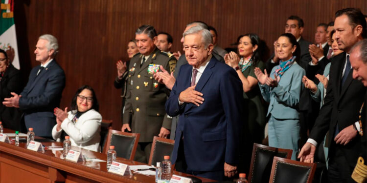“Está por mí de presidenta”, afirma AMLO sobre ministra Norma Piña