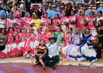 Tecomatlán abre sus puertas a artistas de Chimalhuacán