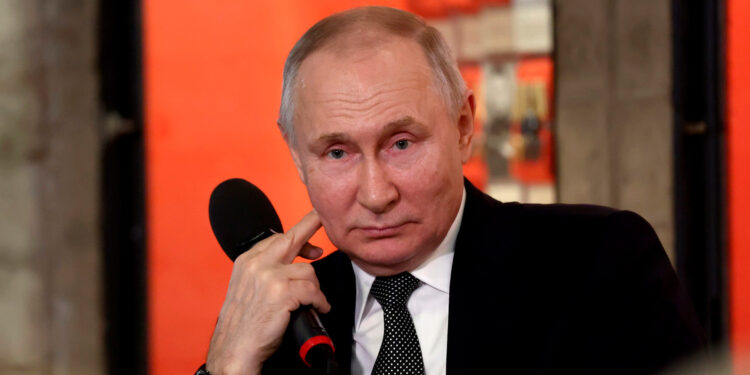 Rusia tiene “con qué responder” al envío de tanques a Ucrania: Putin