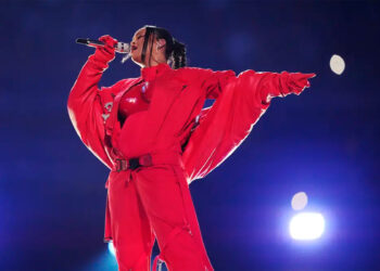 Rihanna brilla en un espectáculo del Super Bowl