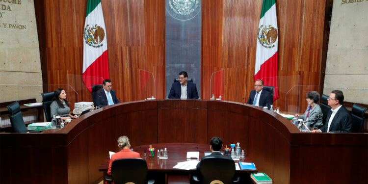 TEPJF ordena a diputados para que una mujer presida el INE
